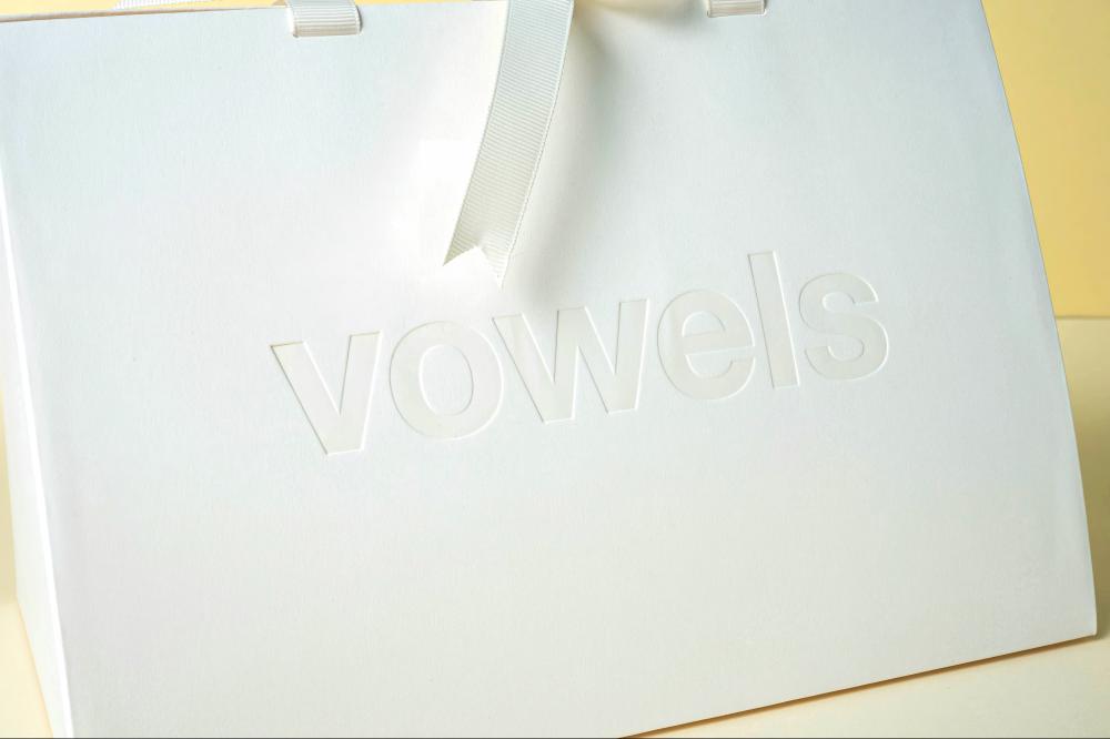 Triangle paper bag and gift box